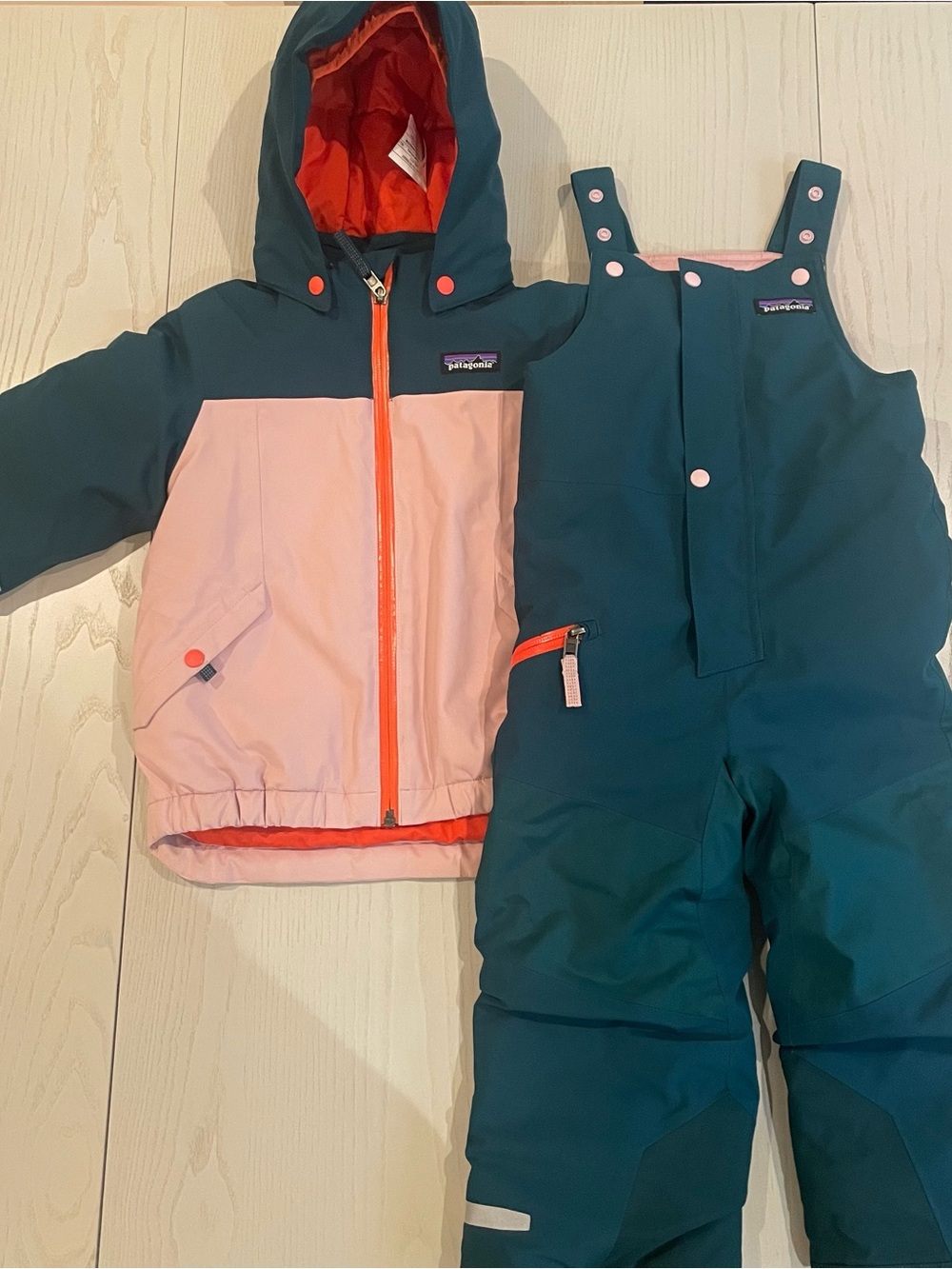 Patagonia Snow Pile Jacket 61116 FUZM and Bib 61110 DBGR Teal Pink - Size 3T